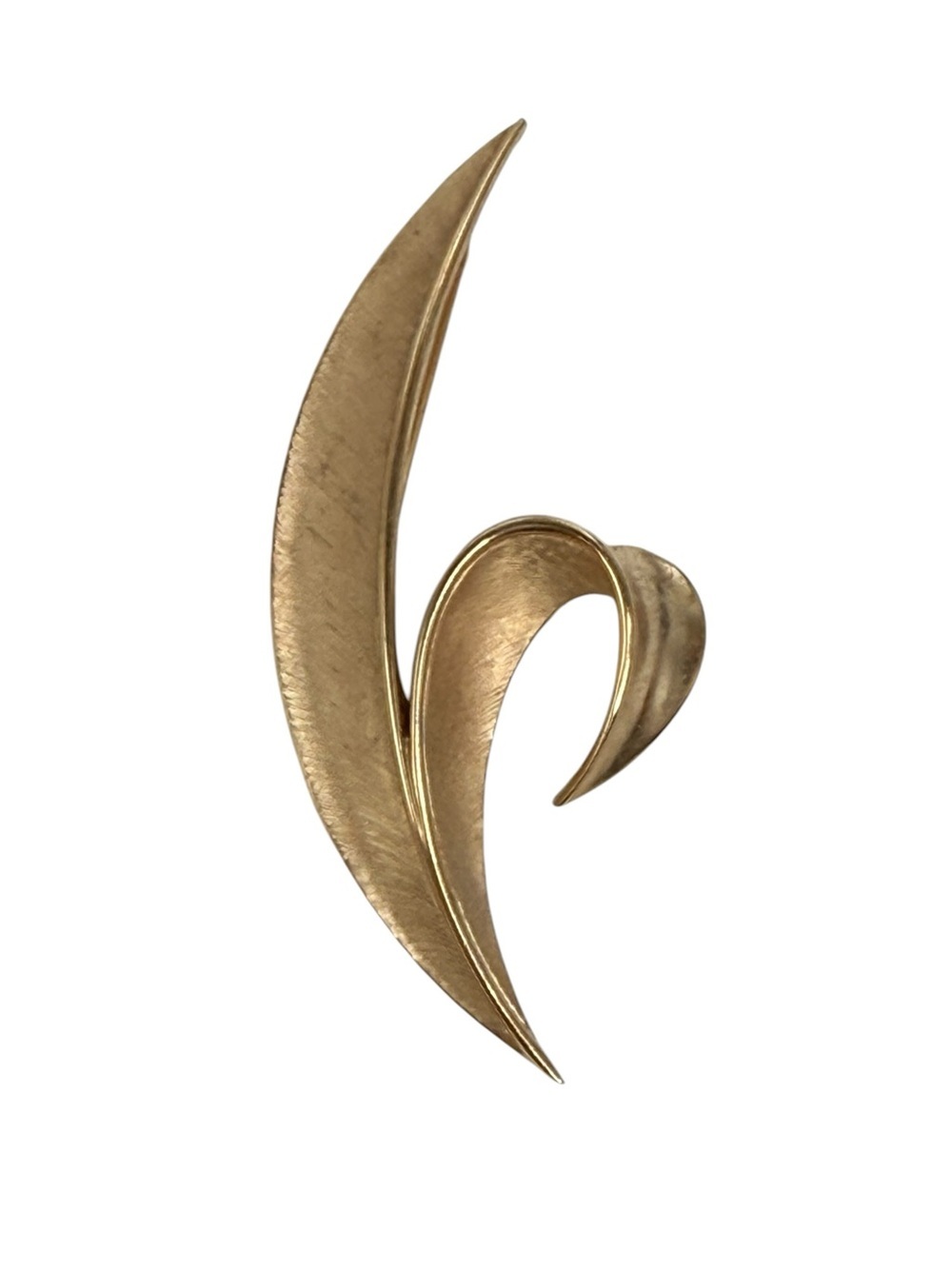 vintage Crown Trifari gold tone split leaf brooch from the 1960s.